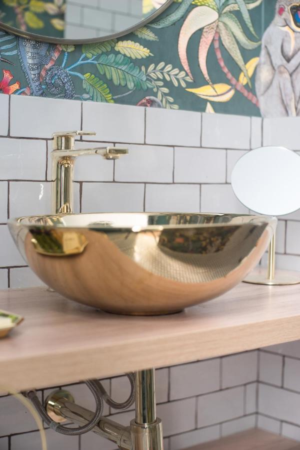 The Charming Trocadero Eiffel Tower Bed & Breakfast